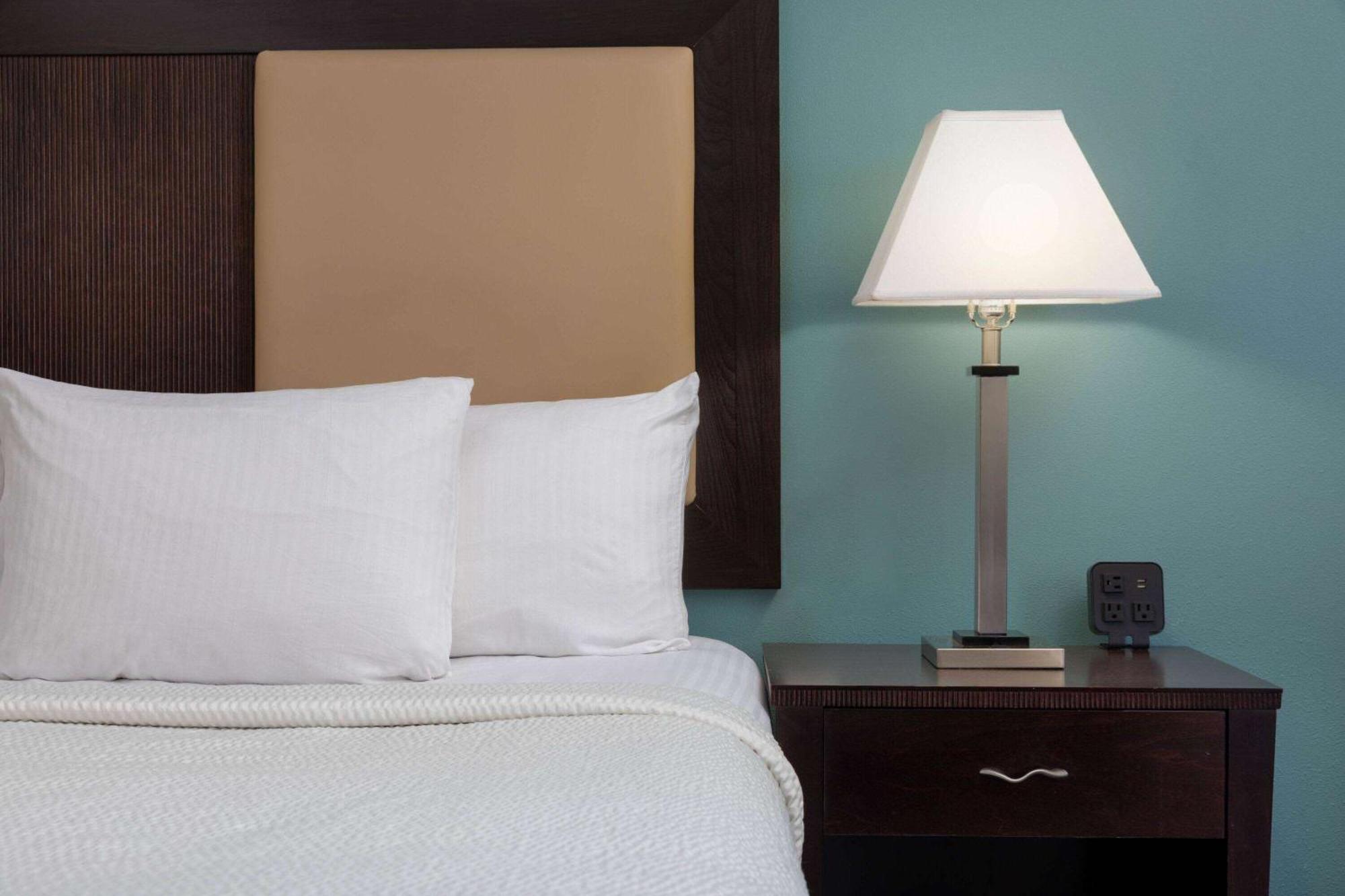 La Quinta By Wyndham Savannah Airport - Pooler Kültér fotó