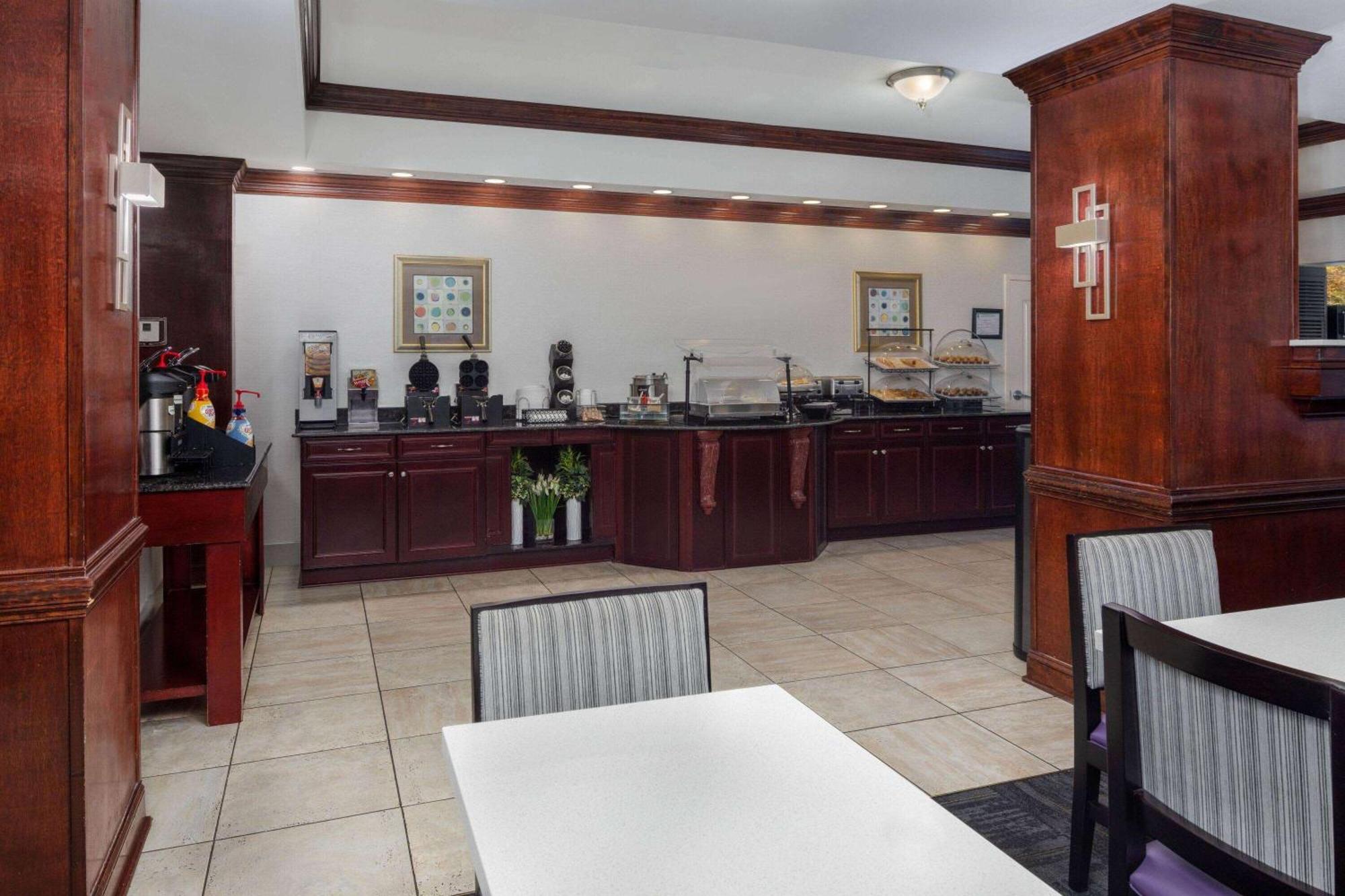 La Quinta By Wyndham Savannah Airport - Pooler Kültér fotó