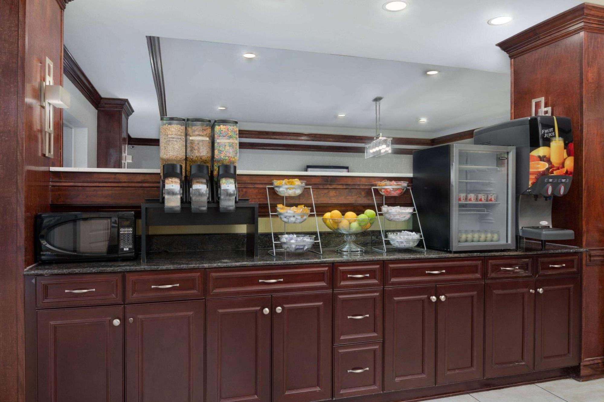 La Quinta By Wyndham Savannah Airport - Pooler Kültér fotó